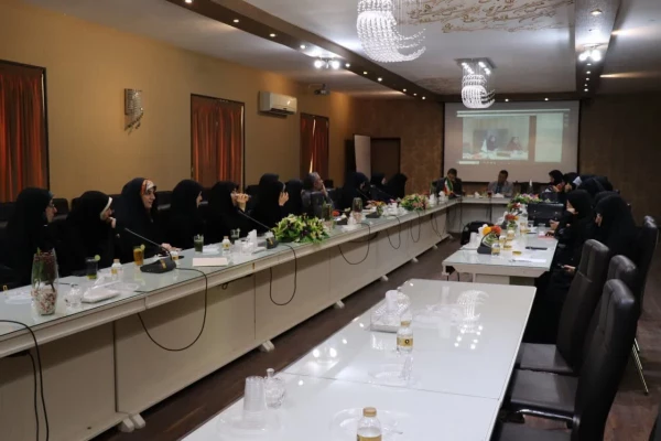 تشکیل جلسه مسئولین مدیریت استان با اعضای هیات علمی پردیس فاطمه زهرا (س) 4