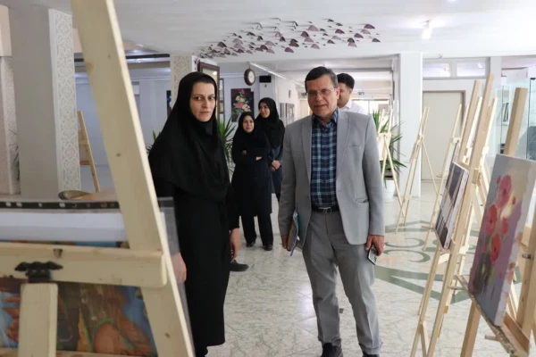 بازدید دکتر کجباف از نمایشگاه نقاشی گروهی از دانشجویان آموزش رشته هنر  6