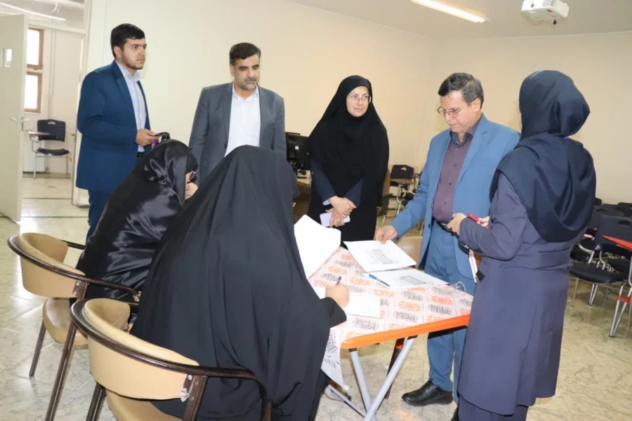 بازدید علی اکبر کجباف از فرآیند مصاحبه متقاضیان سه برابر ظرفیت از پردیس پردیس فاطمه زهرا (س) 7