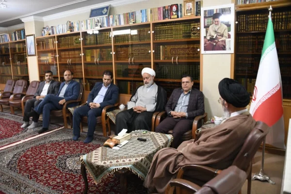 در دیدار اعضای هیئت رئیسه دانشگاه فرهنگیان اصفهان با امام جمعه اصفهان، نماینده ولی فقیه با اشاره به تاکیدات رهبر معظم انقلاب در خصوص اهمیت کار دانشگاه فرهنگیان اظهار داشت: رهبر انقلاب به دانشگاه فرهنگیان نظر دارند و این توجه بدون علت نیست و به دلیل اهمیت 