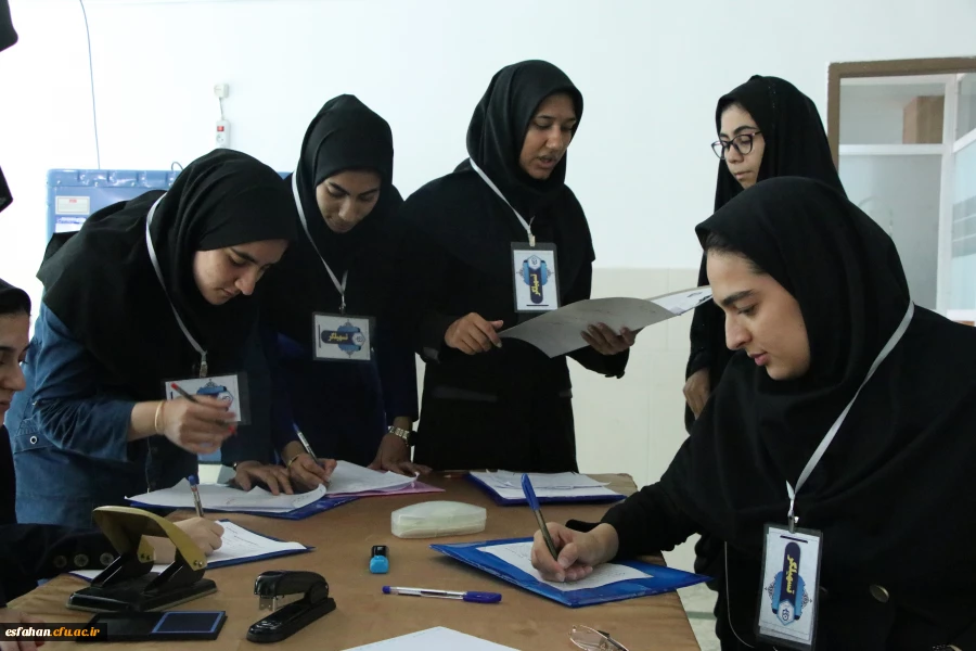 مصاحبه عمومی داوطلبان سه برابر ظرفیت دانشگاه فرهنگیان استان اصفهان 5