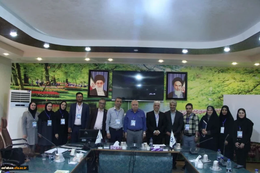 کارگاه های آموزشی و همچنین میزگرد های ریاضی با حضور اساتید مطرح و برجسته ریاضی کشور در پردیس شهید باهنر اصفهان 2