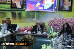 کارگاه های آموزشی و همچنین میزگرد های ریاضی با حضور اساتید مطرح و برجسته ریاضی کشور در پردیس شهید باهنر اصفهان 4