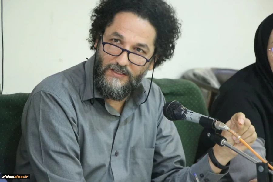 کارگاه های آموزشی و همچنین میزگرد های ریاضی با حضور اساتید مطرح و برجسته ریاضی کشور در پردیس شهید باهنر اصفهان 5