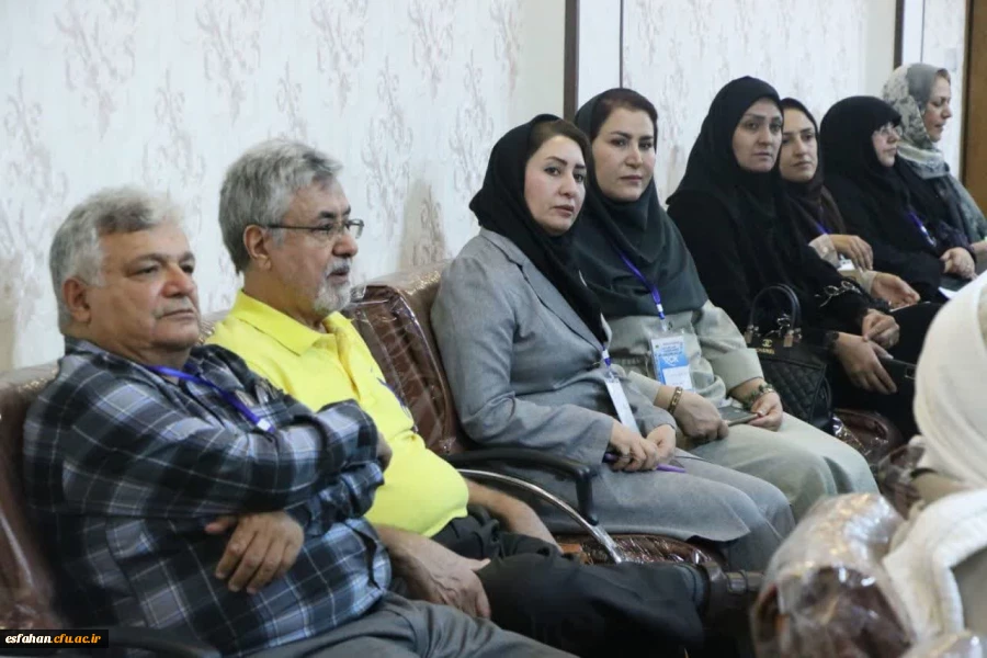 کارگاه های آموزشی و همچنین میزگرد های ریاضی با حضور اساتید مطرح و برجسته ریاضی کشور در پردیس شهید باهنر اصفهان 13