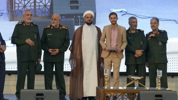 کسب رتبه اول توسط دانشجو معلم علی شجاعی حافظ کل قرآن کریم از دانشگاه فرهنگیان مرکز شهید دکتر آیت 3
