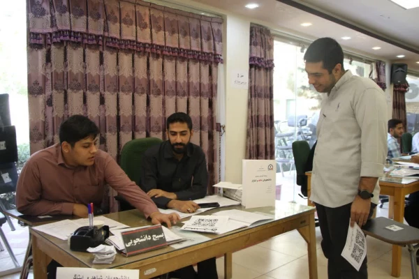 پردیس ها و مراکز دانشگاه فرهنگیان استان اصفهان درتکاپوی ثبت نام جدید الورودها  5