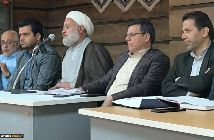 بازدید و برگزاری مراسم پرسش و پاسخ بین دانشجویان و مسئولان در مرکز شهید سلیمانی آران وبیدگل(ساختمان شماره 3 پردیس شهید باهنر اصفهان) 15