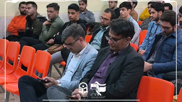 بازدید و برگزاری مراسم پرسش و پاسخ بین دانشجویان و مسئولان در مراکز امام خمینی(ره) کاشان و همچنین شهید سلیمانی آران وبیدگل(ساختمان شماره 3 پردیس شهید باهنر اصفهان) 2