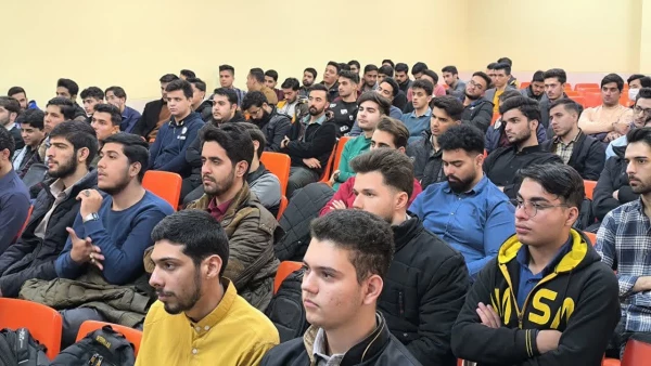 بازدید و برگزاری مراسم پرسش و پاسخ بین دانشجویان و مسئولان در مراکز امام خمینی(ره) کاشان و همچنین شهید سلیمانی آران وبیدگل(ساختمان شماره 3 پردیس شهید باهنر اصفهان) 8