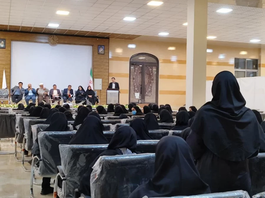 بازدید و برگزاری مراسم پرسش و پاسخ بین دانشجویان و مسئولان در مراکز امام خمینی(ره) کاشان و همچنین شهید سلیمانی آران وبیدگل(ساختمان شماره 3 پردیس شهید باهنر اصفهان) 9