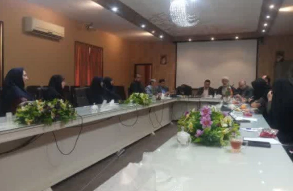 نشست سرپرستان سراهای دانشجویی دانشگاه با علی اکبر کجباف و هیات همراه 4