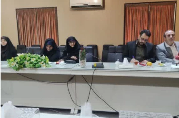 نشست سرپرستان سراهای دانشجویی دانشگاه با علی اکبر کجباف و هیات همراه 5