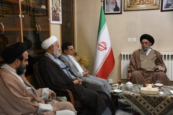 دیدار ریاست دانشگاه فرهنگیان استان اصفهان با امام جمعه اصفهان 5