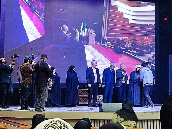 مراسم تجلیل از دانشجویان استان اصفهان که موفق به کسب رتبه در مرحله ملی قرآن و عترت شدند 3
