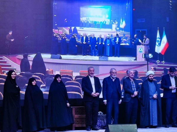 مراسم تجلیل از دانشجویان استان اصفهان که موفق به کسب رتبه در مرحله ملی قرآن و عترت شدند 8