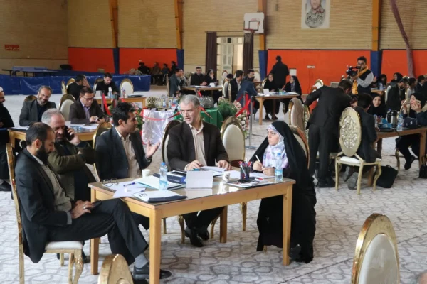 دومین رویداد رسانه استادان دانشگاه فرهنگیان در اصفهان آغاز شد  
 10