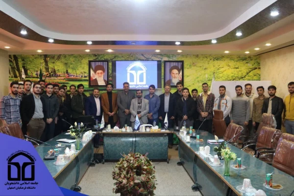 نشست اقتصاد و معیشت معلمان با حضور نماینده مردم اصفهان در مجلس شورای اسلامی 3