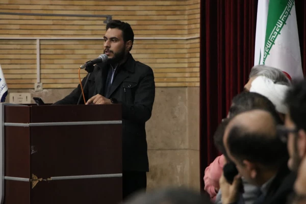 نشست صمیمی مسئولین دانشگاه با دانشجویان در پردیس شهید باهنر اصفهان  5