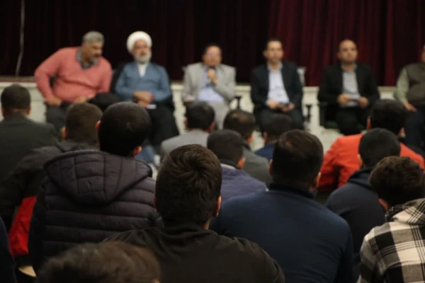 برگزاری سلسه نشست های پرسش و پاسخ در پردیس ها و مراکز دانشگاه فرهنگیان استان اصفهان 4