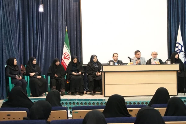 برگزاری سلسه نشست های پرسش و پاسخ در پردیس ها و مراکز دانشگاه فرهنگیان استان اصفهان 12