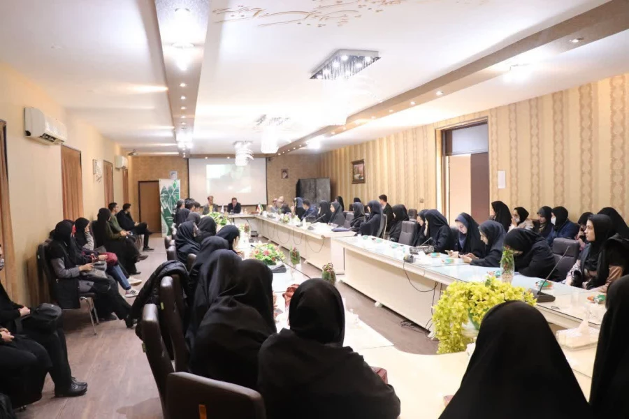 اولین پیش نشست مدرسه جامع توسعه صلاحیت های حرفه ای تدریس به میزبانی دانشگاه فرهنگیان استان اصفهان   7