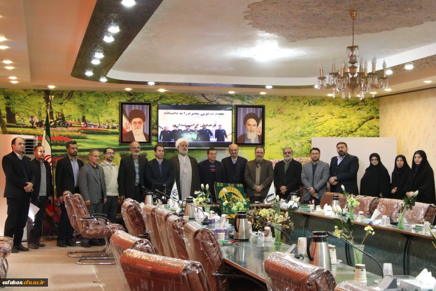 افتتاح دفتر کانون خدمات رضوی در پردیس شهید باهنر دانشگاه فرهنگیان اصفهان    6