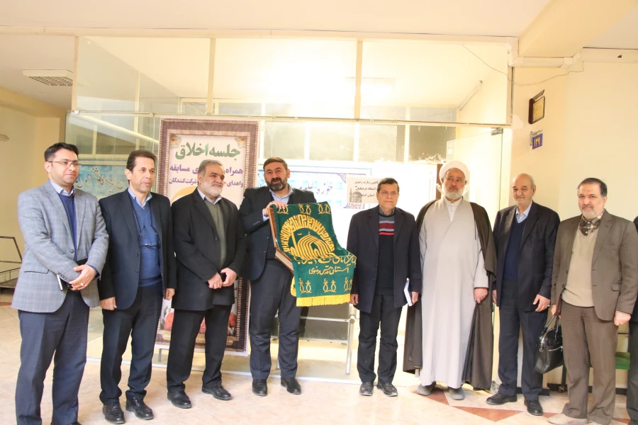 افتتاح دفتر کانون خدمات رضوی در پردیس شهید باهنر دانشگاه فرهنگیان اصفهان    7