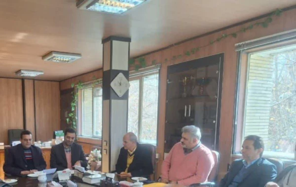 نشست صمیمی بین مسئولان دانشگاه فرهنگیان استان اصفهان و مسئولان اداره کل آموزش و پرورش استان اصفهان 4