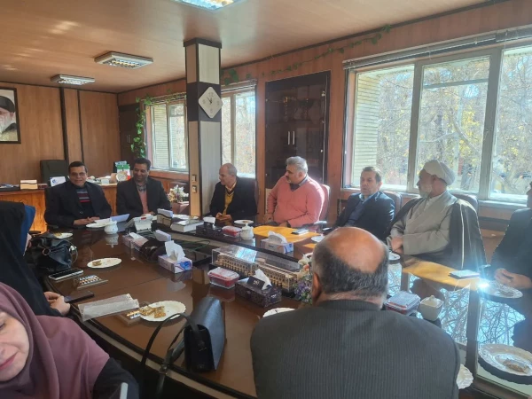 نشست صمیمی بین مسئولان دانشگاه فرهنگیان استان اصفهان و مسئولان اداره کل آموزش و پرورش استان اصفهان 6