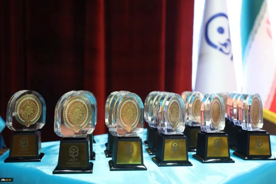تقدیر از مقام آوران پژوهشی در سیزدهمین جشنواره ملی پژوهش و فناوری دانشگاه فرهنگیان  5
