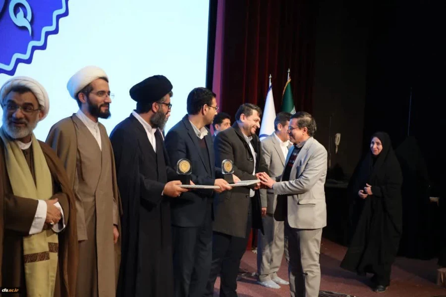 تقدیر از مقام آوران پژوهشی در سیزدهمین جشنواره ملی پژوهش و فناوری دانشگاه فرهنگیان  9