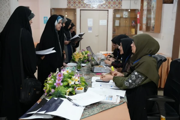 میزبانی اصفهان، نصف جهان، شهر گنبدهای فیروزه ای در برگزاری جشنواره رویش، رسش، حرکت 10