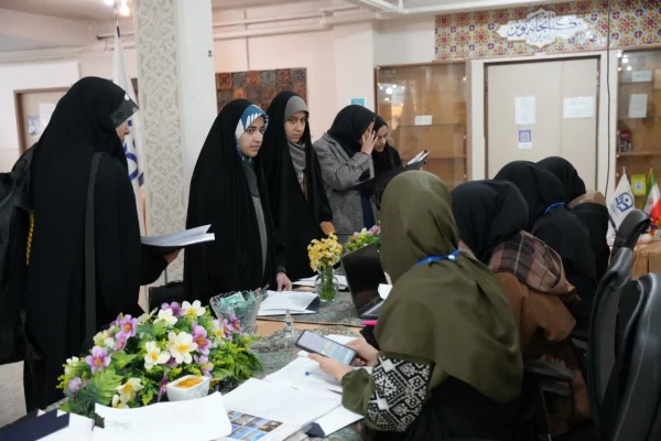 میزبانی اصفهان، نصف جهان، شهر گنبدهای فیروزه ای در برگزاری جشنواره رویش، رسش، حرکت 12