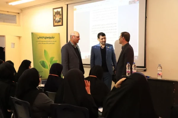 بازدید حمیدرضا ابراهیمی، معاون فرهنگی تربیتی دانشگاه فرهنگیان از برگزاری کارگاه های آموزشی در جشنواره رویش، رسش، حرکت 2