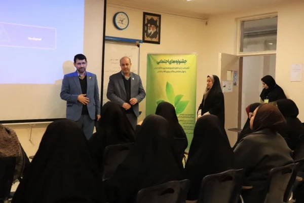 بازدید حمیدرضا ابراهیمی، معاون فرهنگی تربیتی دانشگاه فرهنگیان از برگزاری کارگاه های آموزشی در جشنواره رویش، رسش، حرکت 2