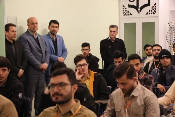 بازدید حمیدرضا ابراهیمی، معاون فرهنگی تربیتی دانشگاه فرهنگیان از برگزاری کارگاه های آموزشی در جشنواره رویش، رسش، حرکت 7