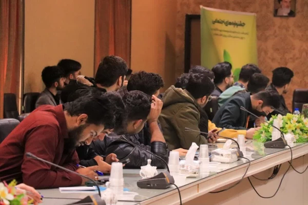 برگزاری کارگاه های آموزشی
جشنواره رویش، رسش، حرکت
 4