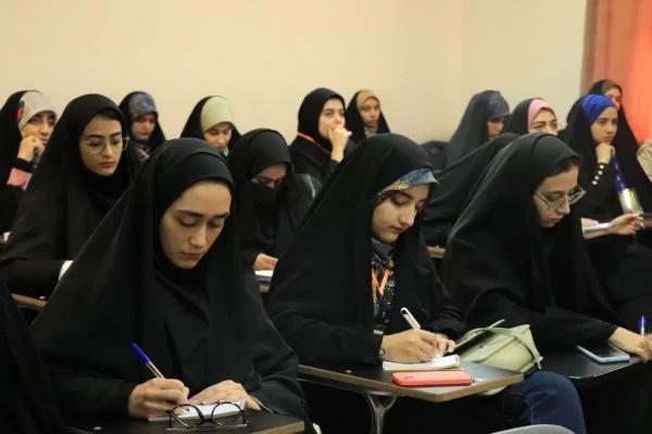 برگزاری کارگاه های آموزشی
جشنواره رویش، رسش، حرکت
 8