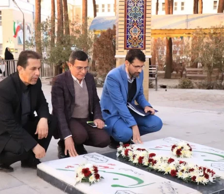 تجدید پیمان مسئولین و دانشجویان دانشگاه فرهنگیان با شهدا در حاشیه برگزاری جشنواره رویش، رسش، حرکت به میزبانی شهر شهیدان نام آور 2