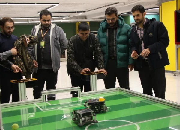 اردوی بازدید علمی شرکت کنندگان در جشنواره رویش، رسش، حرکت از شهرک علمی   تحقیقاتی اصفهان 4