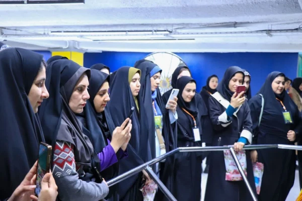 اردوی بازدید علمی شرکت کنندگان در جشنواره رویش، رسش، حرکت از شهرک علمی   تحقیقاتی اصفهان 12