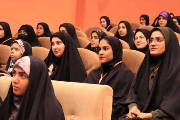 اردوی بازدید علمی شرکت کنندگان در جشنواره رویش، رسش، حرکت از شهرک علمی   تحقیقاتی اصفهان 19