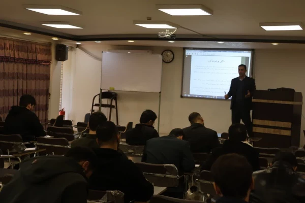 برگزاری کارگاه های آموزشی
جشنواره رویش، رسش، حرکت
 12