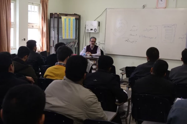 برگزاری کارگاه های آموزشی
جشنواره رویش، رسش، حرکت
 13