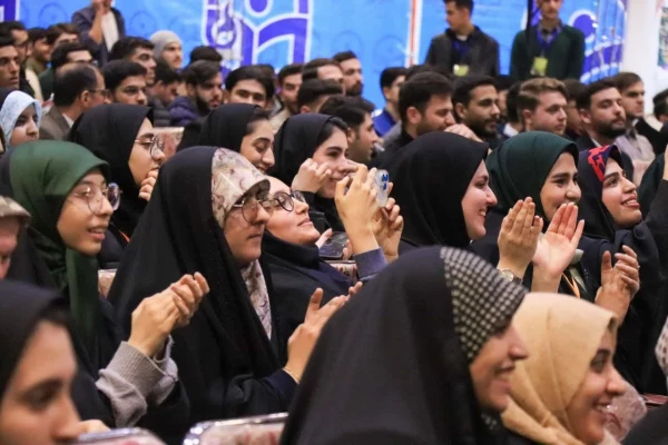 گزارش تصویری از اهدا جوایز رویداد حرکت 
 3