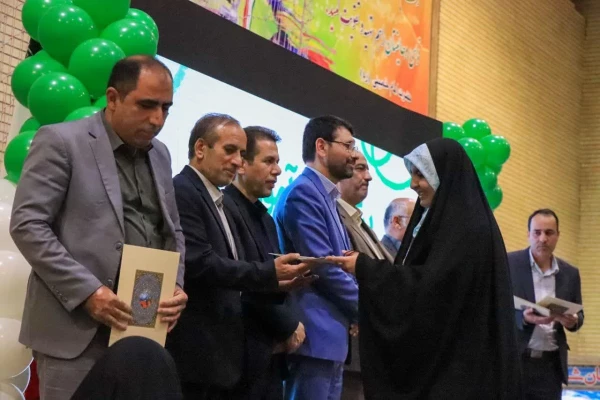 گزارش تصویری از اهدا جوایز رویداد حرکت 
 7