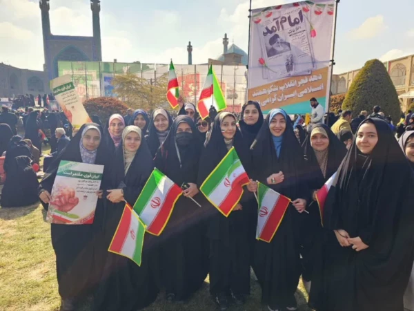 حضور پرشور جامعه دانشگاه فرهنگیان استان اصفهان در راهپیمایی چهل و ششمین سالگرد پیروزی انقلاب اسلامی 4