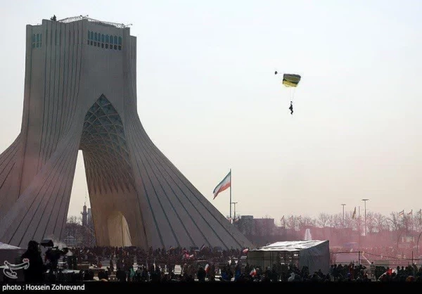 حضور پرشور جامعه دانشگاه فرهنگیان استان اصفهان در راهپیمایی چهل و ششمین سالگرد پیروزی انقلاب اسلامی 13