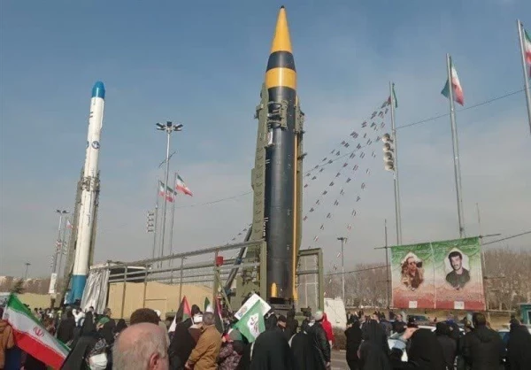 حضور پرشور جامعه دانشگاه فرهنگیان استان اصفهان در راهپیمایی چهل و ششمین سالگرد پیروزی انقلاب اسلامی 19